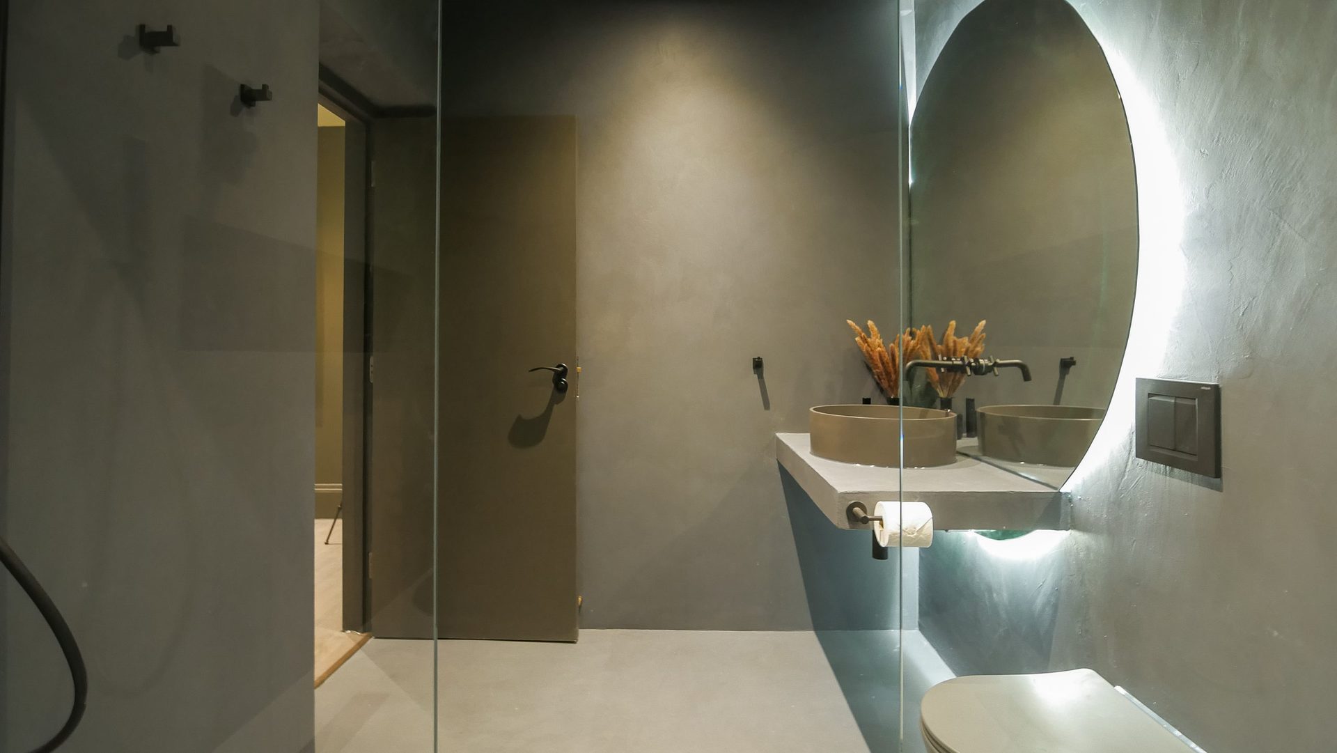 midnight-boutique-bathroom