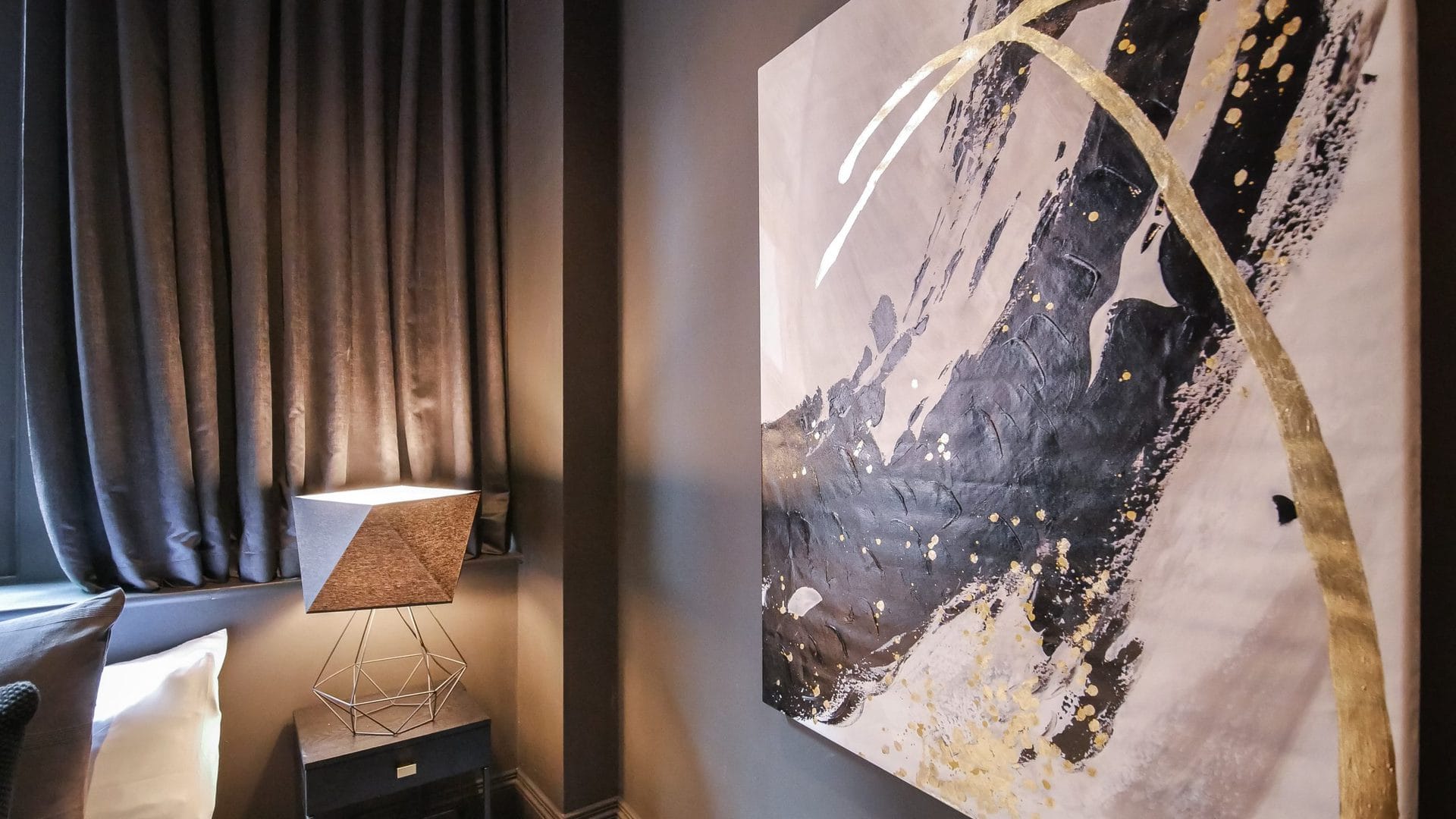 midnight-boutique-bedroom