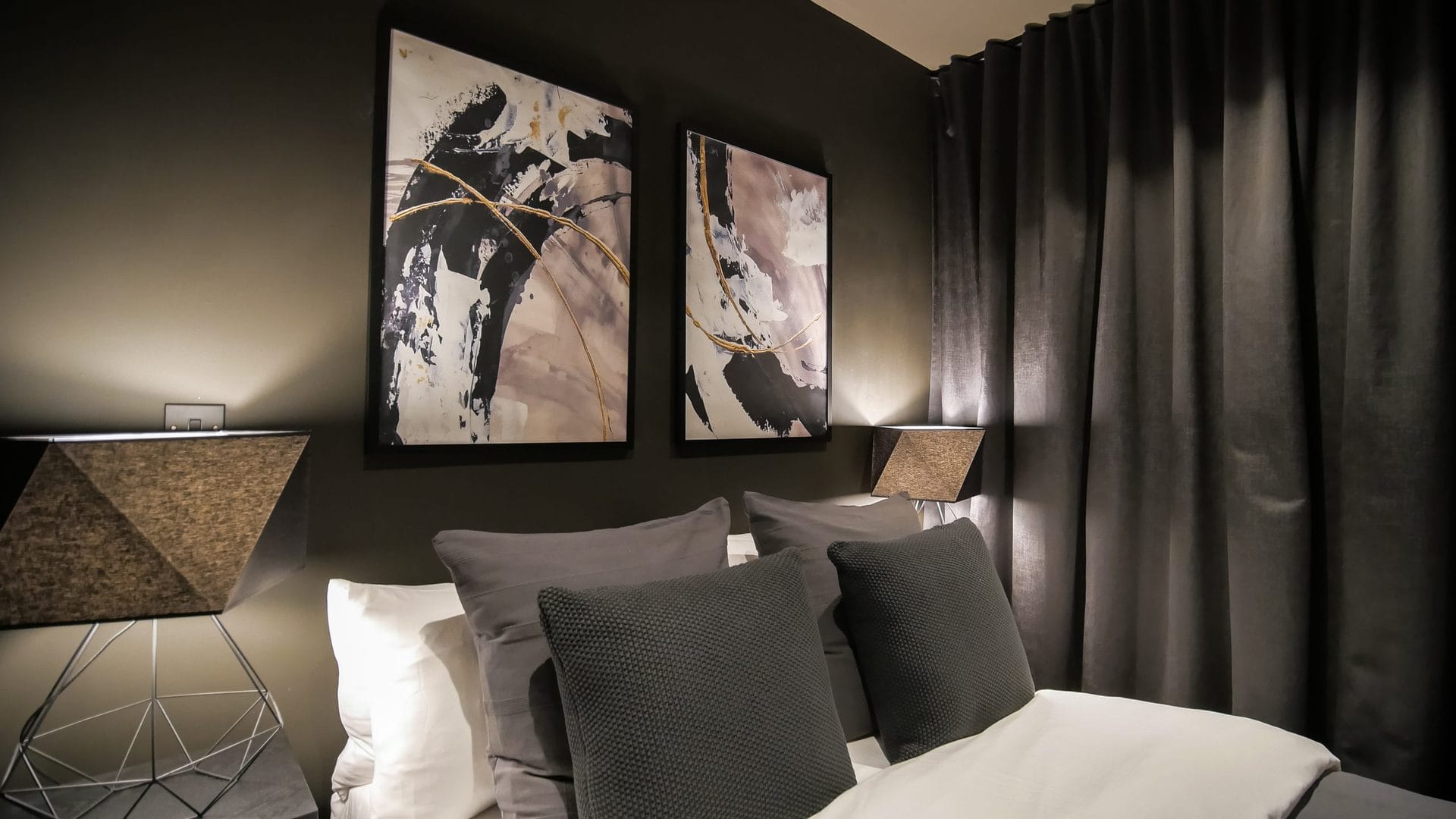 midnight-boutique-bedroom