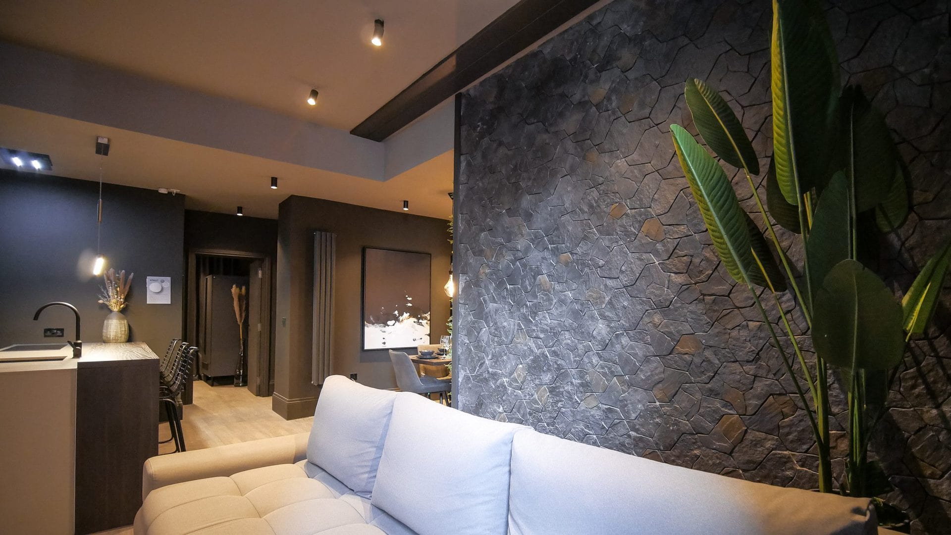 midnight-boutique-open-plan