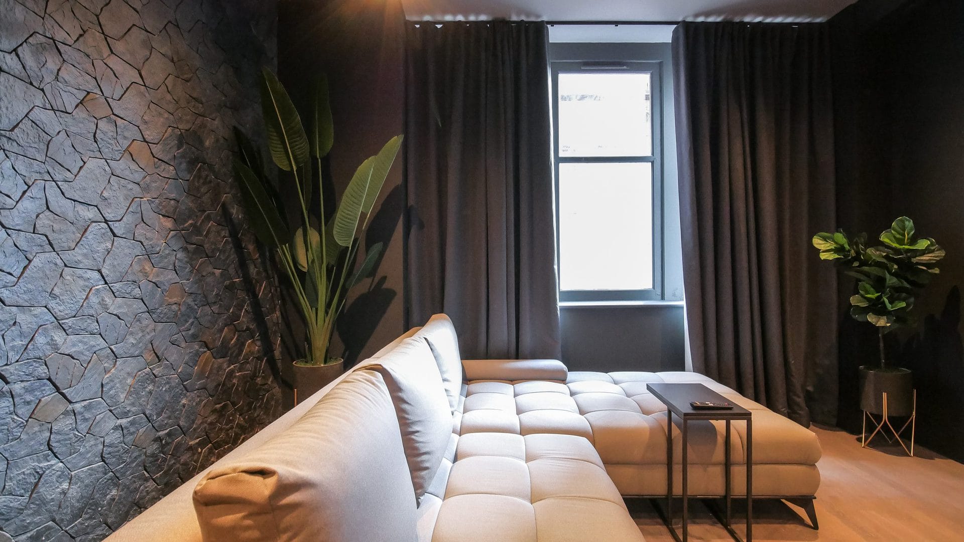 midnight-boutique-lounge