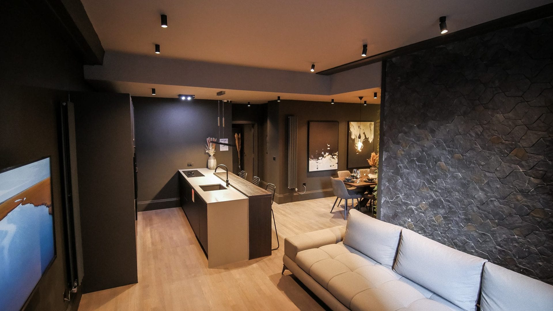 midnight-boutique-open-plan