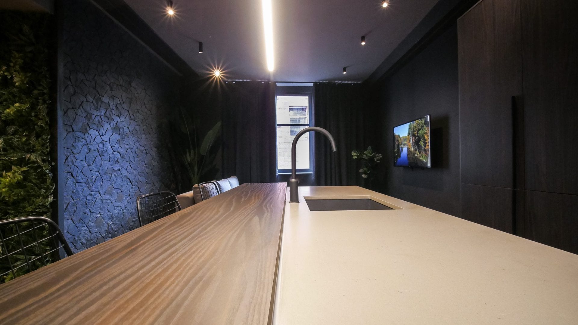 midnight-boutique-breakfast-bar-kitchen
