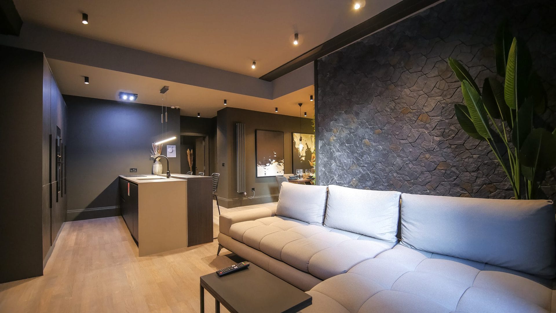 midnight-boutique-open-plan