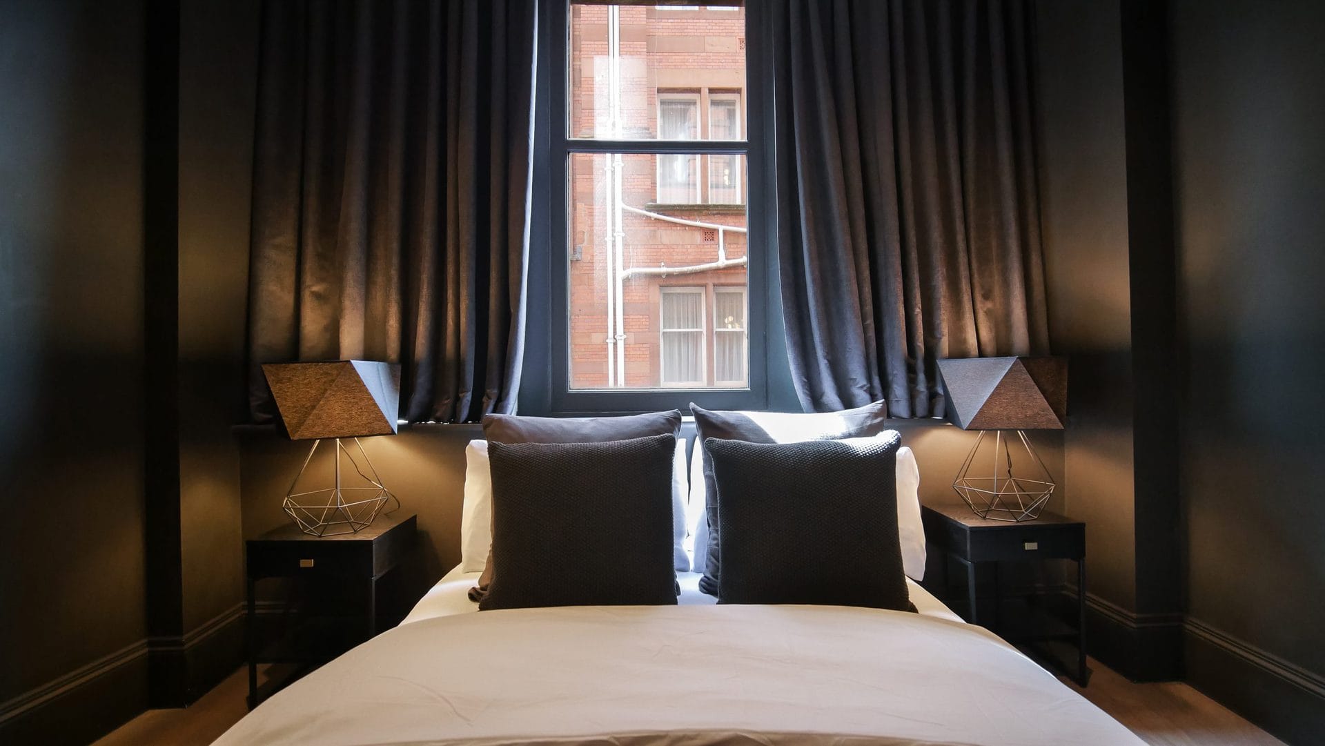 midnight-boutique-bedroom