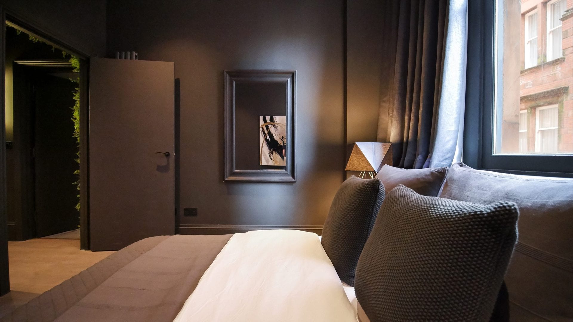 midnight-boutique-bedroom