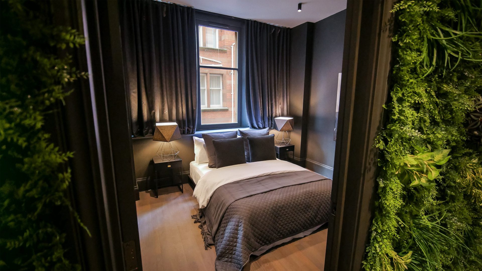 midnight-boutique-bedroom