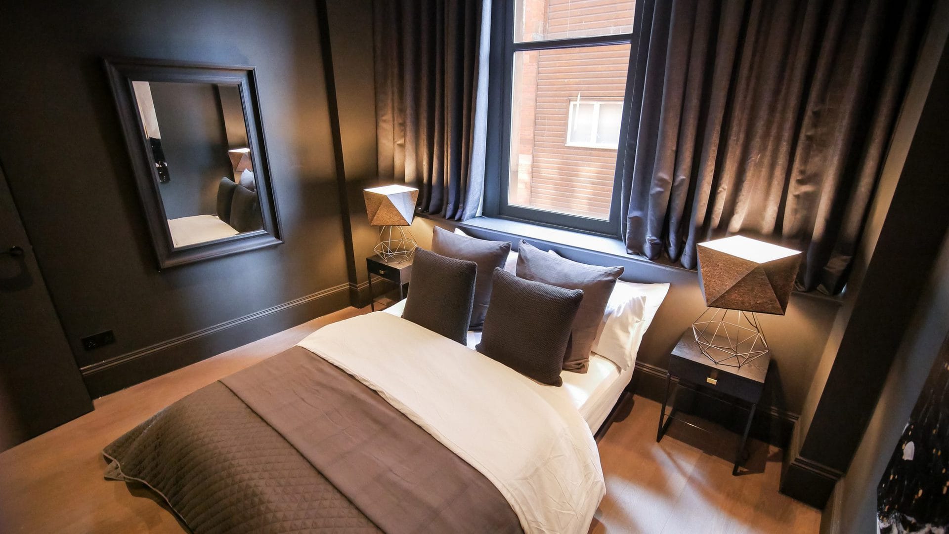 midnight-boutique-bedroom