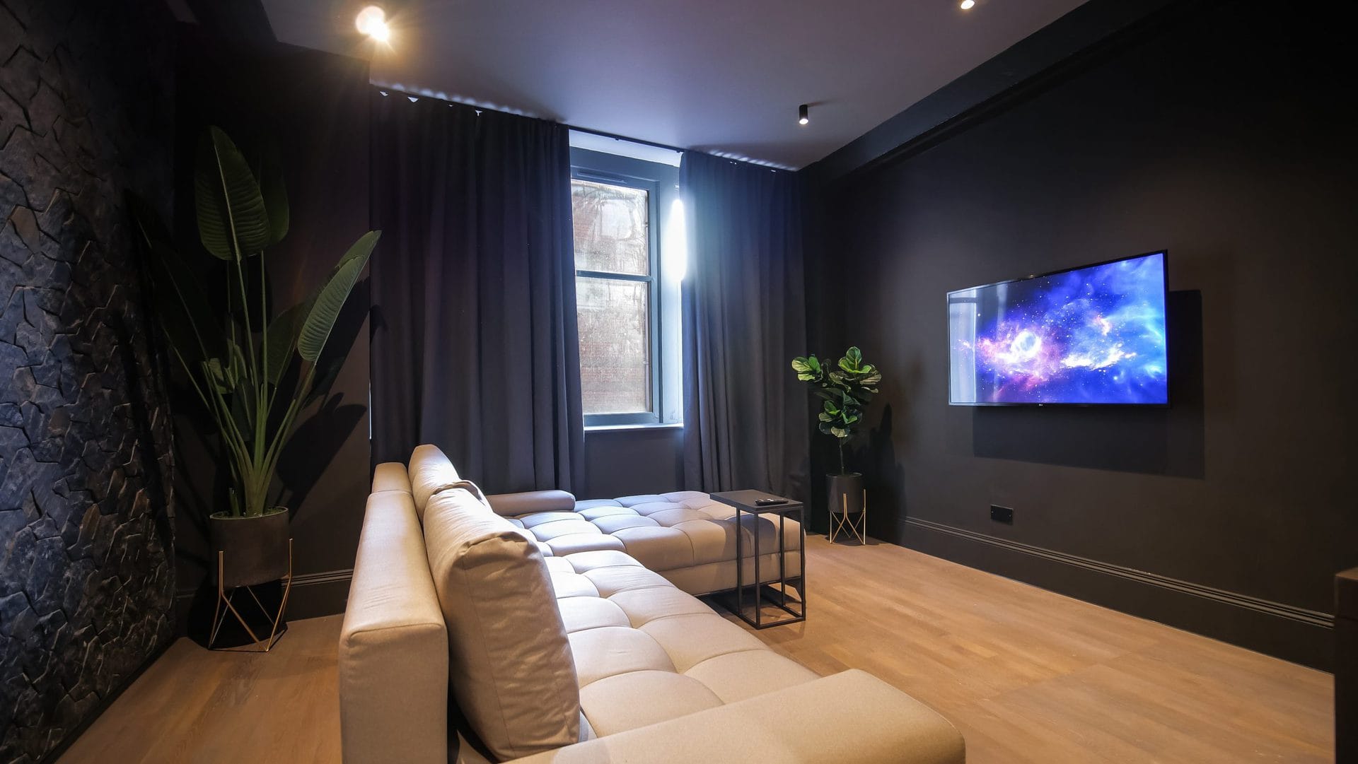 midnight-boutique-lounge