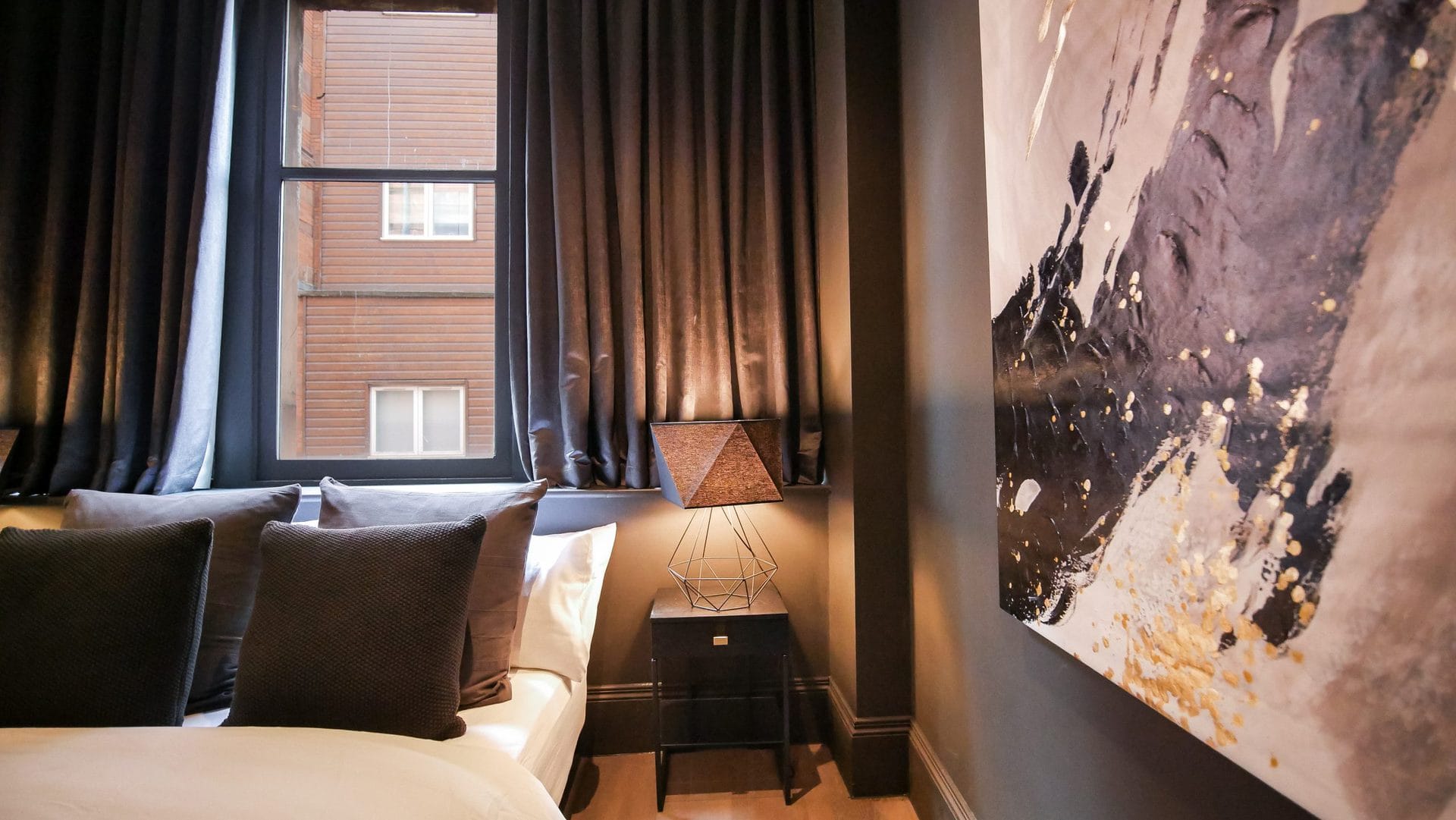 midnight-boutique-bedroom