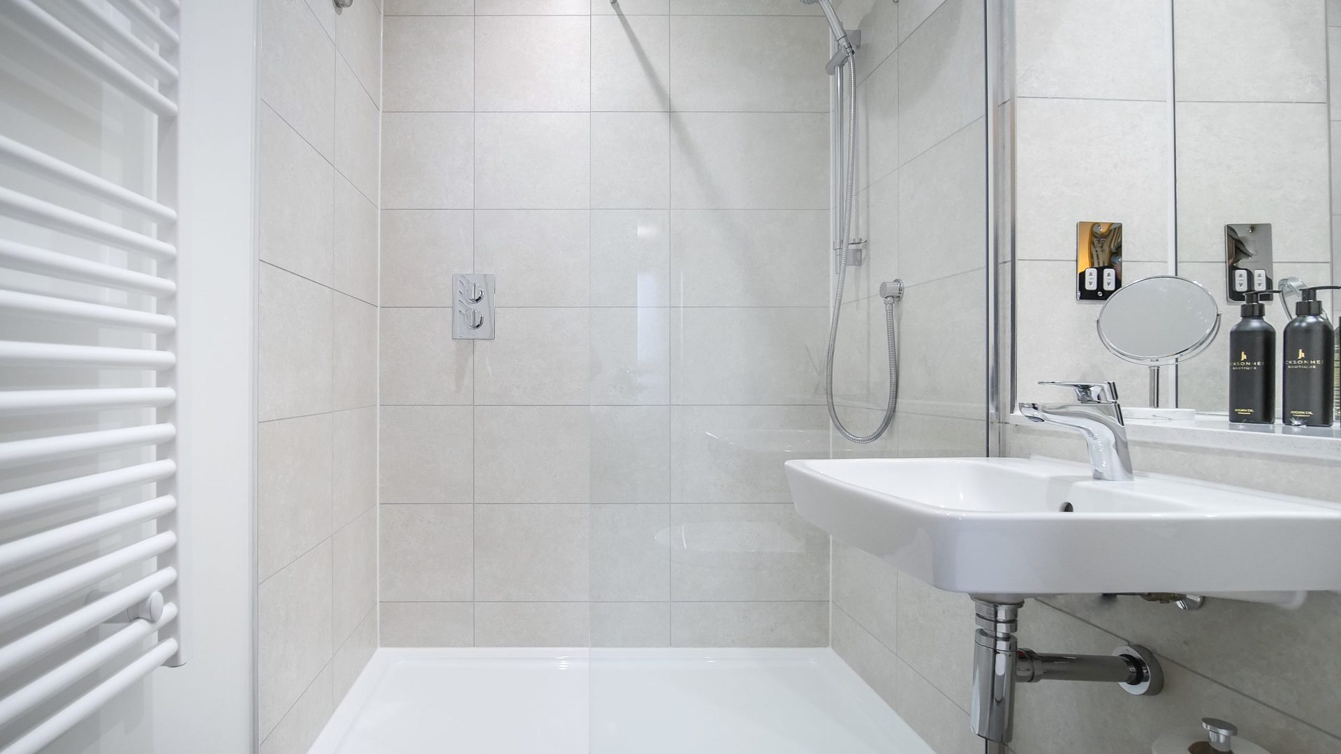 oxygen-skyline-penthouse-bathroom