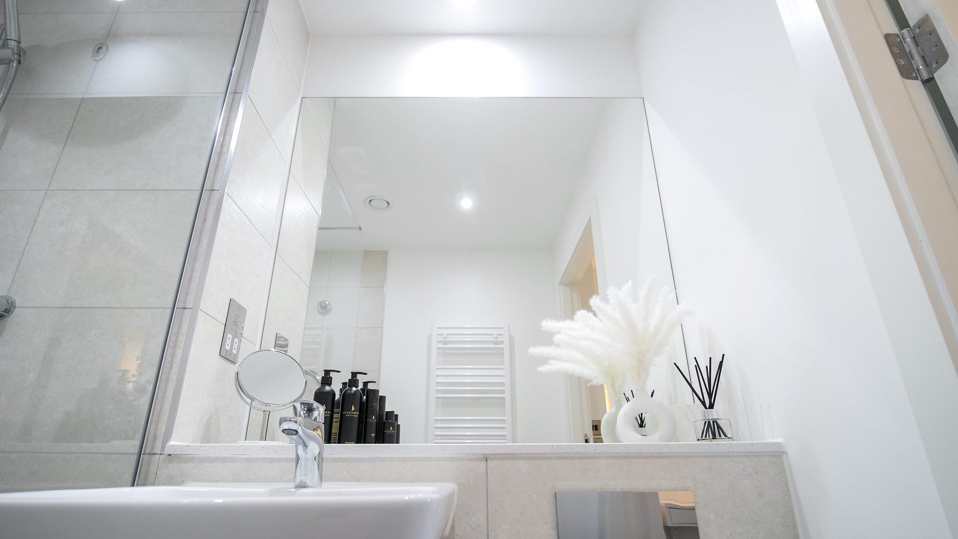 oxygen-skyline-penthouse-bathroom
