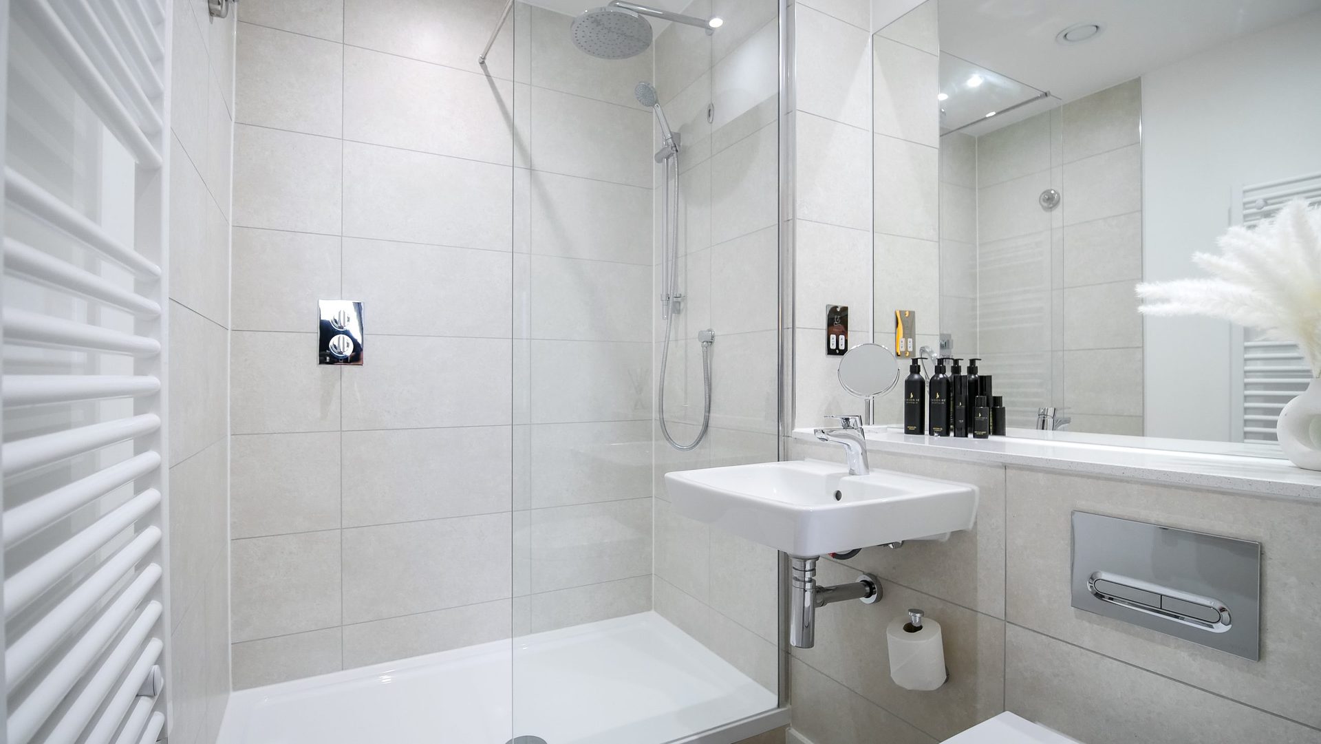 oxygen-skyline-penthouse-bathroom