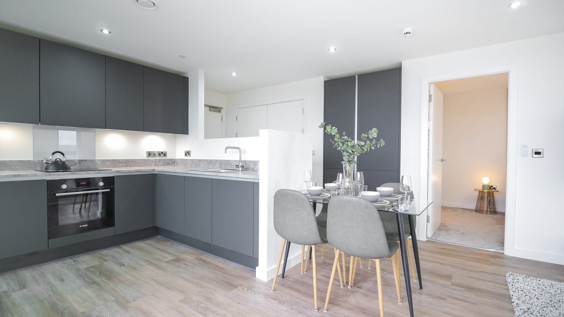 oxygen-skyline-penthouse-kitchen-diner