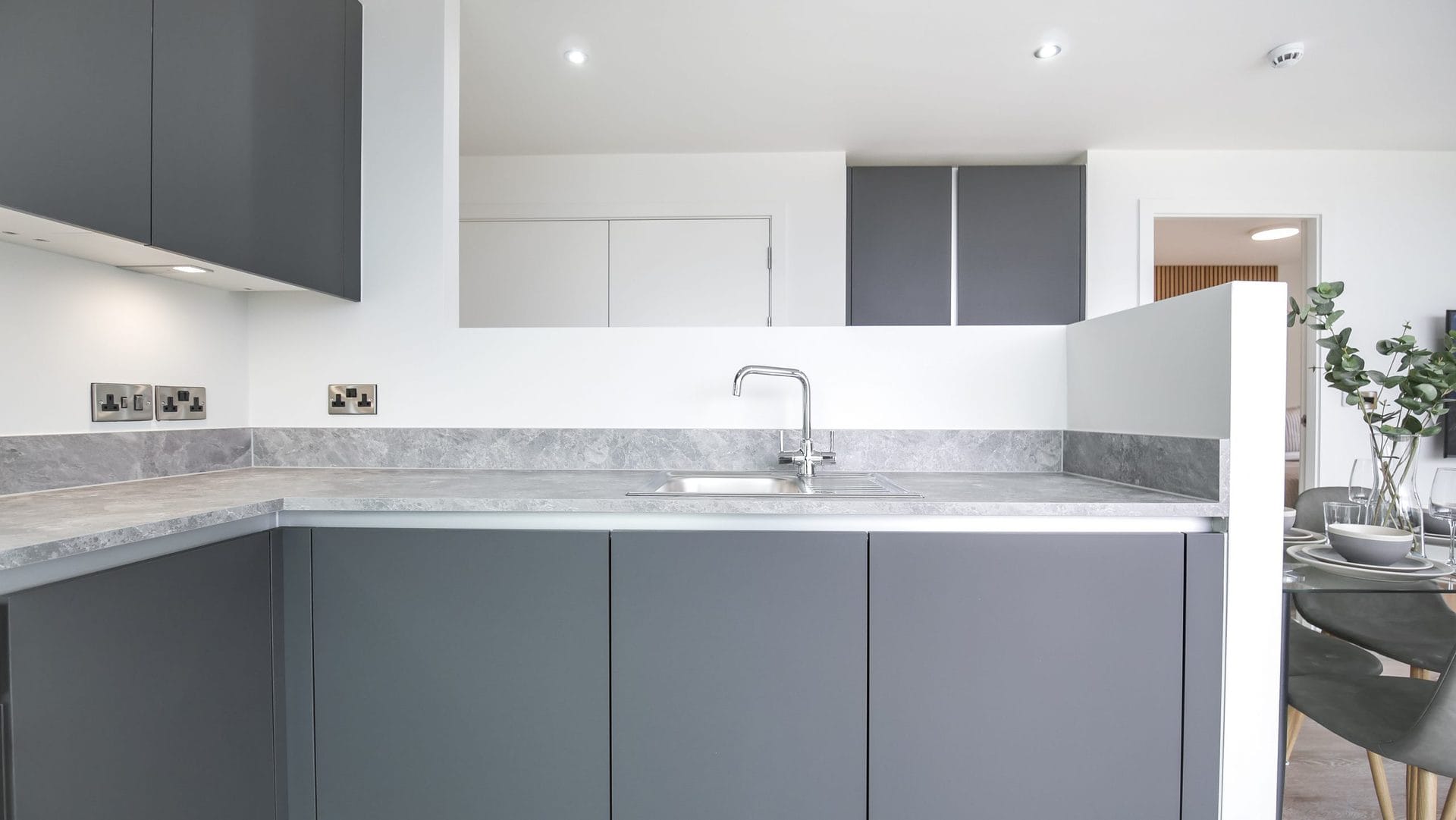oxygen-skyline-penthouse-kitchen