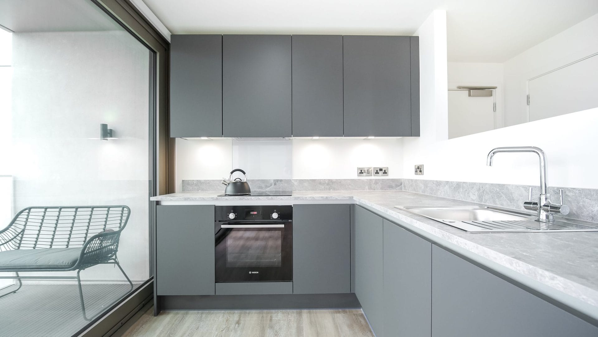 oxygen-skyline-penthouse-kitchen
