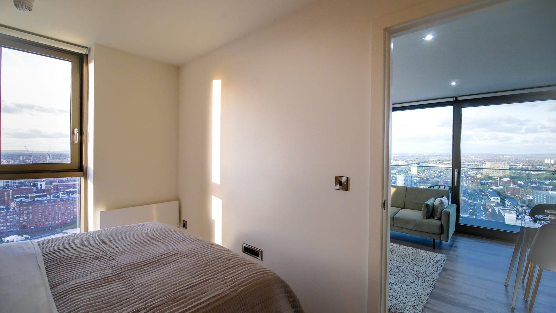 oxygen-skyline-penthouse-bedroom