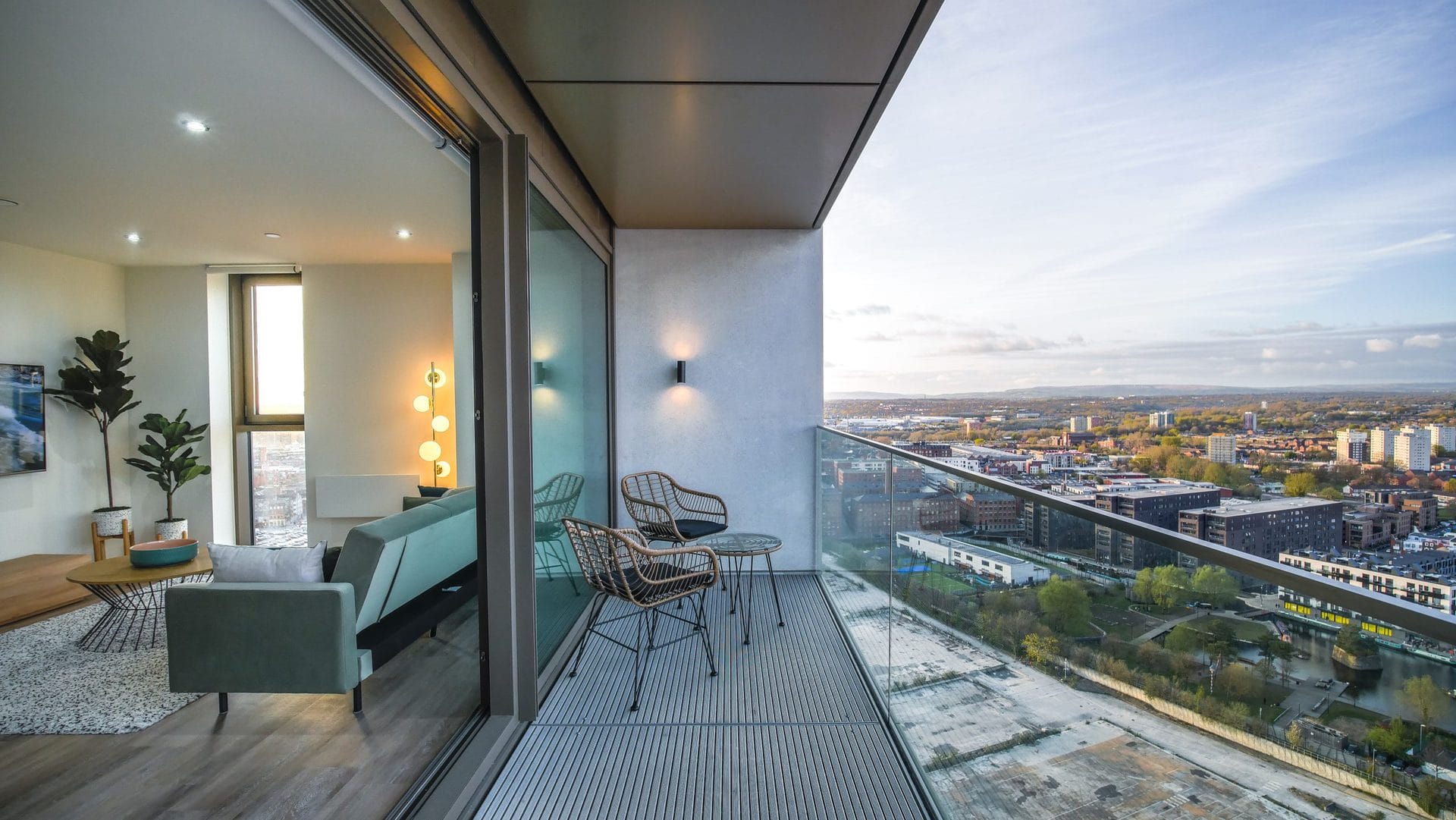 oxygen-skyline-penthouse-balcony
