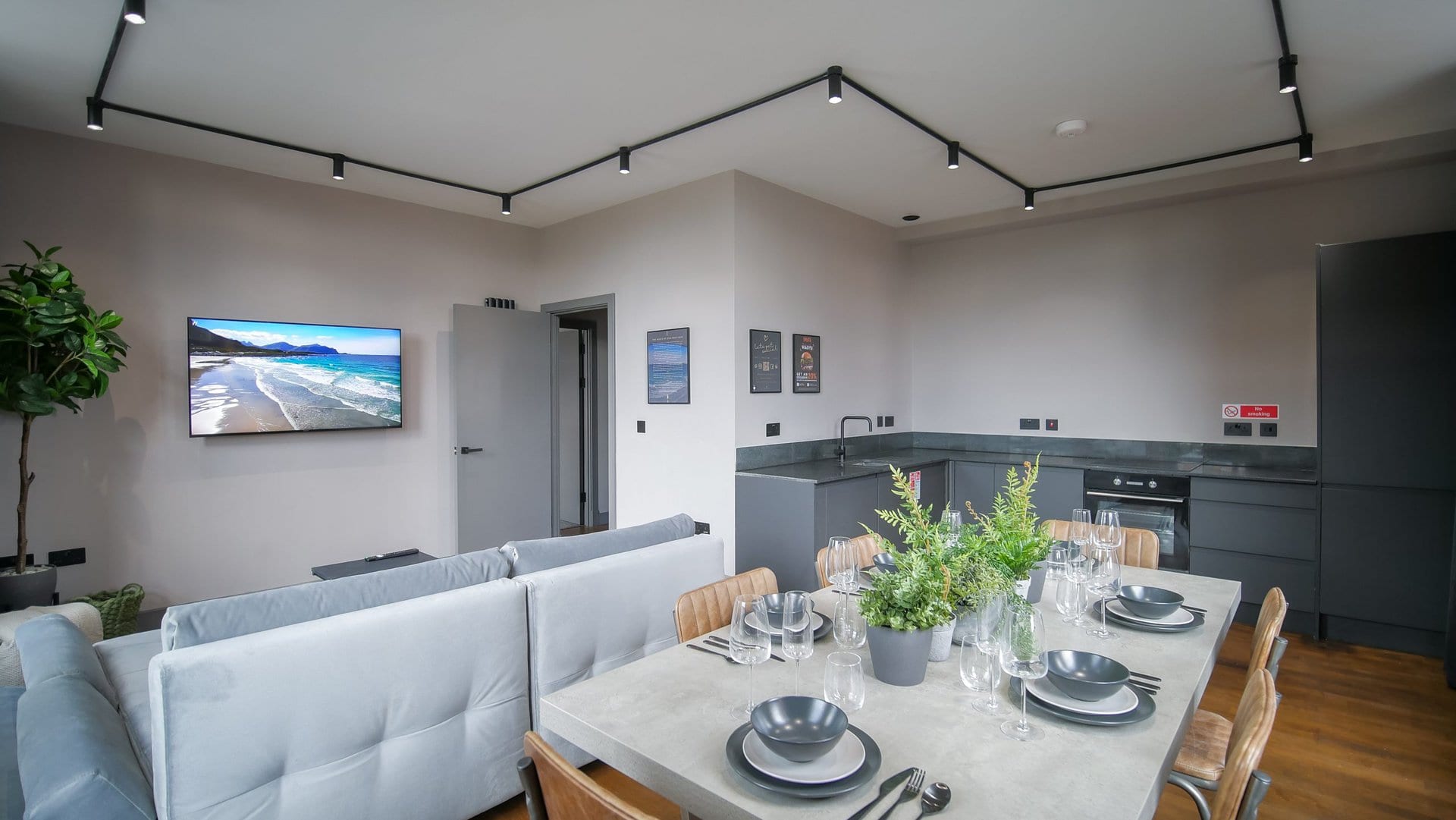 manhattan-botique-open-plan