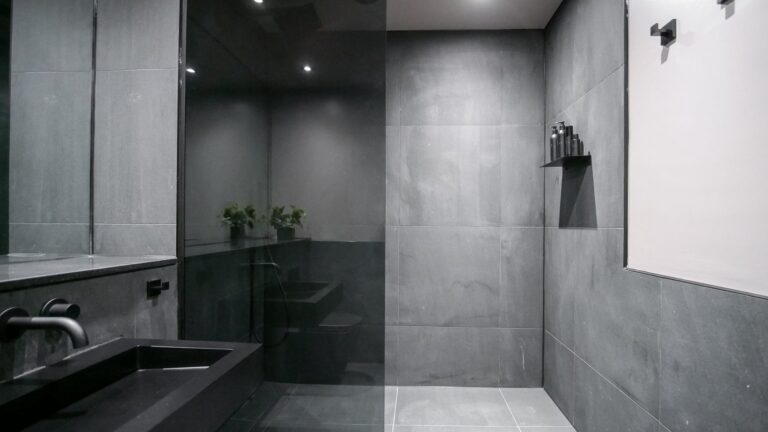 manhattan-boutique-bathroom