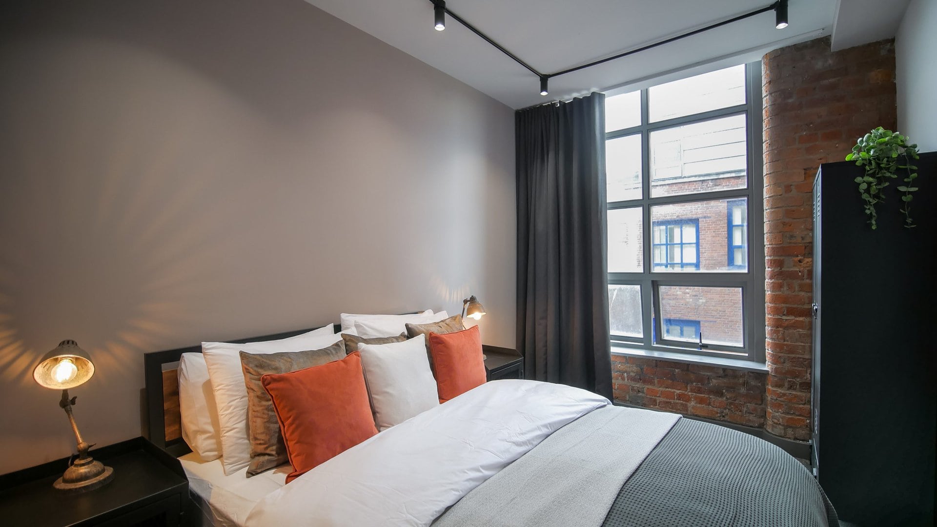 manhattan-boutique-bedroom